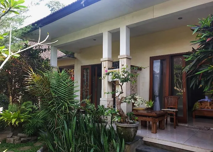 Nyoman 3*